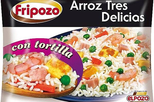 Arròs tres delicies amb trossos de truita