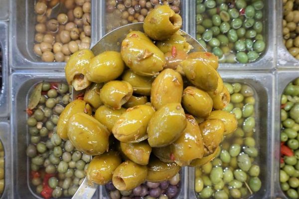 Aceituna italiana Schiacciati, ovalada y sin hueso con su punto picante
