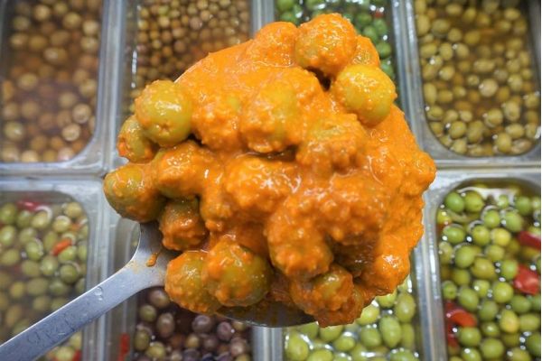 Aceituna Mojo Picón, se caracteriza por su salsa picantona canaria
