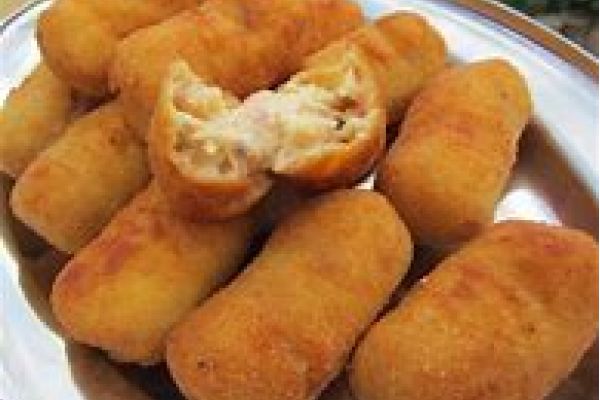 Croquetes -mamá- de pollastre, pernil, bacallà i bolets