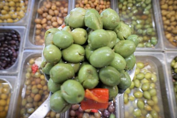 Aceituna Chupadedos, aliñada con pimiento, ajo y orégano, deliciosa !