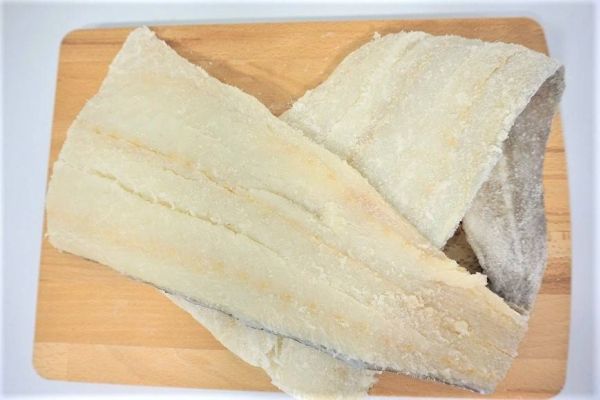 Cues de filet de bacallà apunt per ser cuinades amb la comoditat de no trobar espines