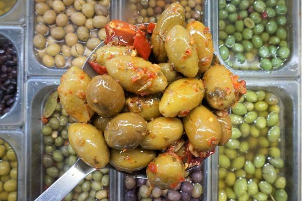 Aceituna italiana Pugliese, de forma ovalada y aliño picante